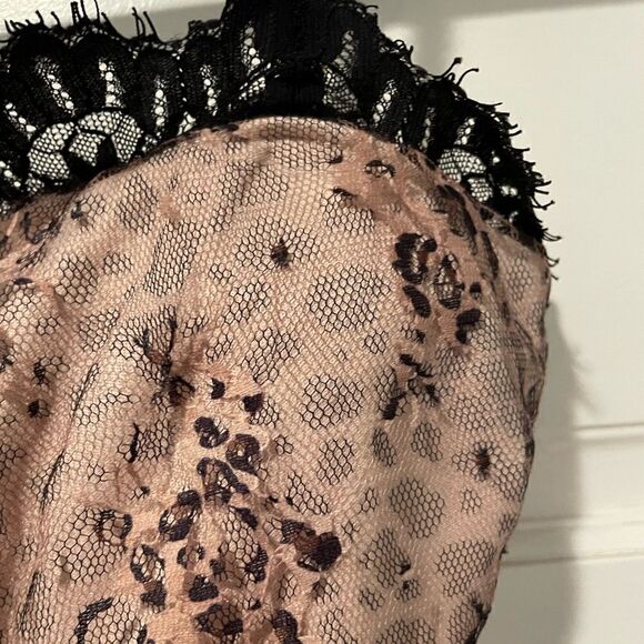 Yank Camisole with lace overlay Size Small - Picture 6 of 8